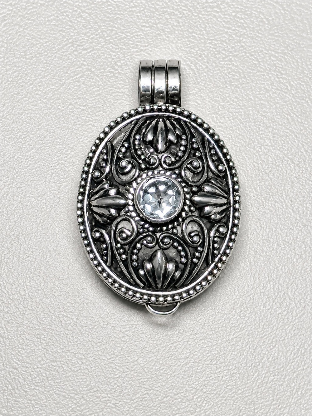 Vintage Sterling Silver ~ 925 Oval Filigree Pendant Locket Blue Aquamarine ?